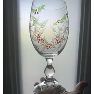 Hand Painted Etched Holly Berry Goblets Set 2 Stemmed 7.5 in Christmas Holiday